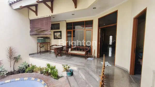 image RUMAH MEWAH FULL FURNISH DENGAN SWIMMING POOL DI PEJOMPONGAN, BENHIL, JAKARTA PUSAT (6)
