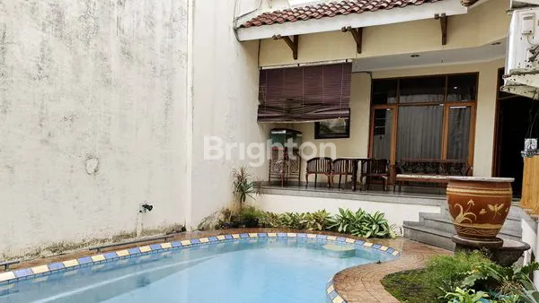 image RUMAH MEWAH FULL FURNISH DENGAN SWIMMING POOL DI PEJOMPONGAN, BENHIL, JAKARTA PUSAT (7)