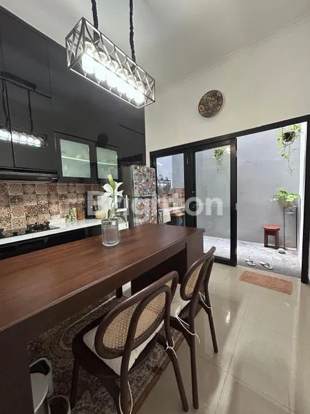 image JARANG ADA!RUMAH 3 LANTAI RAPI SIAP HUNI DEKAT KE CENTRAL PARK MAL (1)