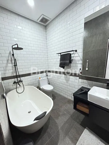 image JARANG ADA!RUMAH 3 LANTAI RAPI SIAP HUNI DEKAT KE CENTRAL PARK MAL (5)