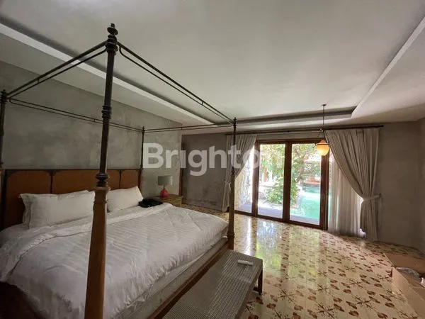 image *_JUAL RUMAH SELANGKAH KE MAYJEN SUNGKONO_* `VILLA GRAND SUNGKONO` \\UD83C\\UDF34 *SURABAYA RASA BALI\\U203C\\UFE0F* *_KONSEP VILLA TROPICAL - INDUSTRIAL_* (5)