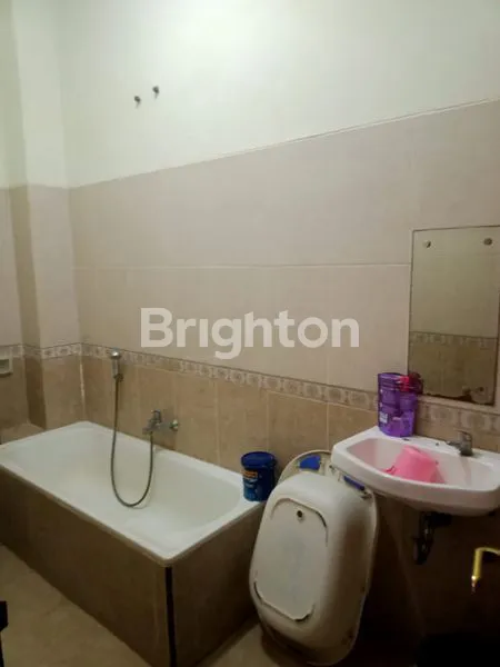 image RUMAH MEWAH 2 LANTAI DI FLAMBOYAN RAYA KOMPLEK DEBANG TAMANSARI, MEDAN SELAYANG (5)