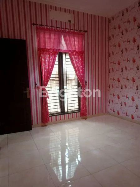 image RUMAH MEWAH 2 LANTAI DI FLAMBOYAN RAYA KOMPLEK DEBANG TAMANSARI, MEDAN SELAYANG (6)