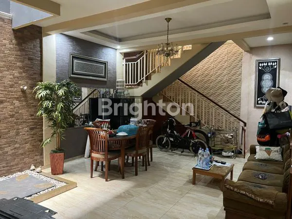 image RUMAH 2 LANTAI SEMI-FURNISHED SIAP HUNI DI PAMULANG, DEKAT TOL (3)