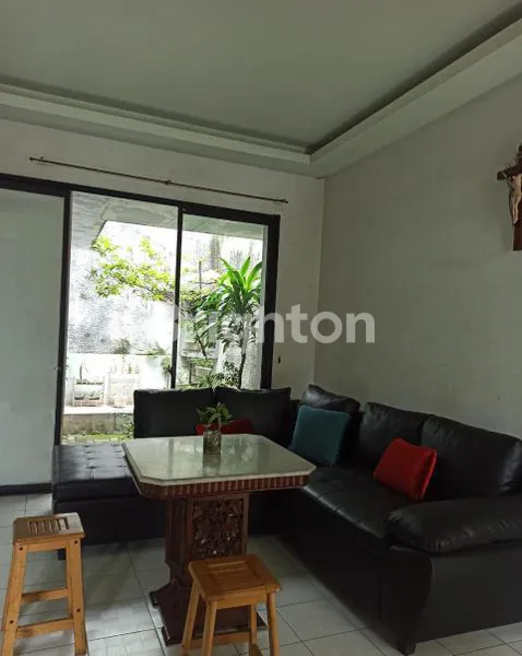 image RUMAH MEWAH 2 LANTAI DEKAT TOL BSD - GRIYALOKA, SHM (2)