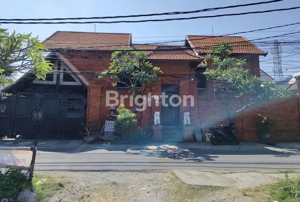 image VILLA MEWAH 3+1 BR FULL FURNISH DENGAN POOL PRIVAT DI SANUR BALI (1)