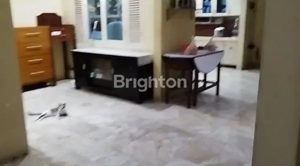 image RUMAH HOEK 2 LANTAI DI SUNTER JAKARTA UTARA (8)