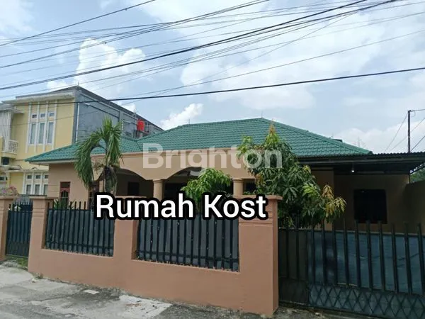image RUMAH HOOK MEWAH + 12 KAMAR KOST AKTIF DI TAMAN SARI SUDIRMAN (1)
