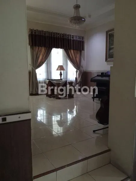 image RUMAH DENGAN DESIGN MODERN SELUAS 494 M HARGA 2.550.000.000 (2)