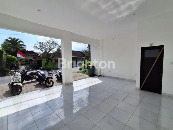 image TOKO BARU SIAP PAKAI – LOKASI STRATEGIS JALAN RAYA PERERENAN  (4)