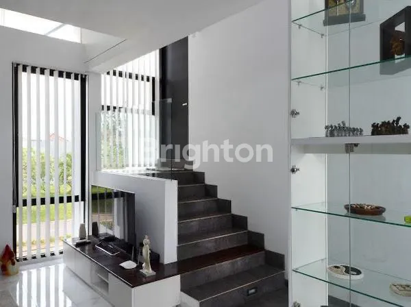 image RUMAH 2,5 LANTAI, SHM, 7 KAMAR TIDUR, FULLY FURNISHED, DI 2ND BOULEVARD KOTAWISATA CIBUBUR, DENGAN PRIVATE POOL, GYM DEKAT DENGAN PINTU TOLL KOTAWISATA, SPORT CENTER, RS EKA, MALL LIVING WORLD (5)