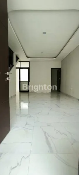 image RUMAH NEW GRESS 2 LANTAI SIAP HUNI DI AREA KARANG EMPAT PLOSO SURABAYA  (5)