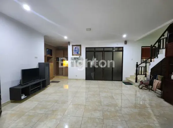 image RUMAH NYAMAN 2 LANTAI DENGAN 5 KAMAR – LOKASI STRATEGIS DEKAT STASIUN DEPOK LAMA (4)