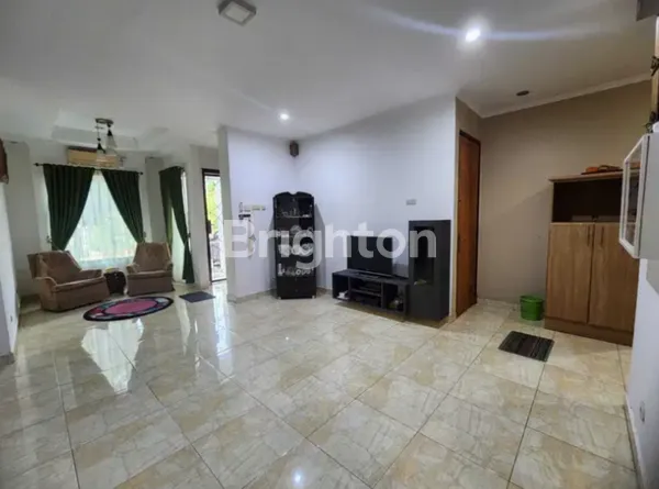 image RUMAH NYAMAN 2 LANTAI DENGAN 5 KAMAR – LOKASI STRATEGIS DEKAT STASIUN DEPOK LAMA (8)