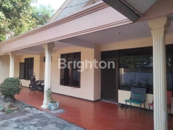 image RUMAH 1 LANTAI TERAWAT TIDAK BUTUH RENOV AREA NGINDEN SEMOLOWARU SURABAYA  (2)