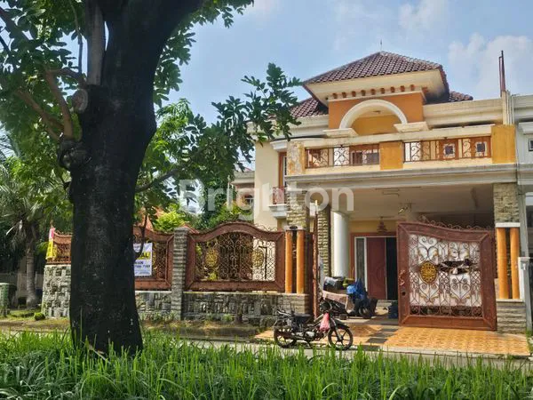 image RUMAH CANTIK 2.5 LT KOMPLEK PERUMAHAN ROYAL RESIDENCE CAKUNG JAKARTA TIMUR AMAN DAN NYAMAN (1)