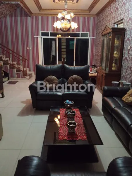 image RUMAH CANTIK 2.5 LT KOMPLEK PERUMAHAN ROYAL RESIDENCE CAKUNG JAKARTA TIMUR AMAN DAN NYAMAN (3)