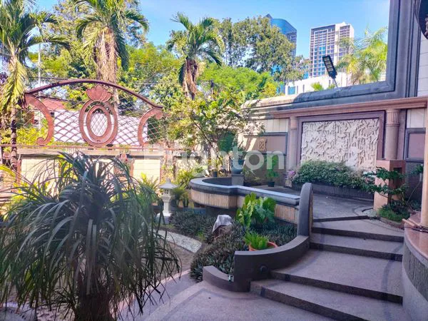 image RUMAH KLASIK MEWAH 850M² DI DUKUH PAKIS - FULL FURNISH, 7 KAMAR (2)