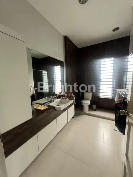 image DIJUAL #RUMAHHOOK #RUMAH HOKKY BESAR DI BELAKANG DI DALAM KOMPLEK VILLA MURAI  JALAN SUNGGAL - TOMANG ELOK - PEMANDANGAN DARI ATAS LANTAI 2 HADAP JALAN BESAR TOMANG ELOK (5)