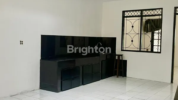 image DIJUAL RUMAH NYAMAN & ASRI DI CLUSTER VENESIA, SENTUL CITY – DEKAT TAMAN BUDAYA & LOKASI WISATA! (6)