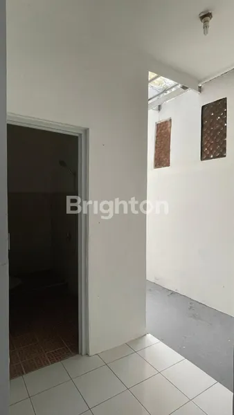 image DIJUAL RUMAH NYAMAN & ASRI DI CLUSTER VENESIA, SENTUL CITY – DEKAT TAMAN BUDAYA & LOKASI WISATA! (7)