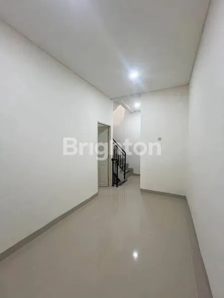 image DIJUAL CEPAT RUMAH MINIMALIS 3 LANTAI – CENGKARENG, JAKARTA BARAT – SHM, LOKASI STRATEGIS & BEBAS BANJIR (4)