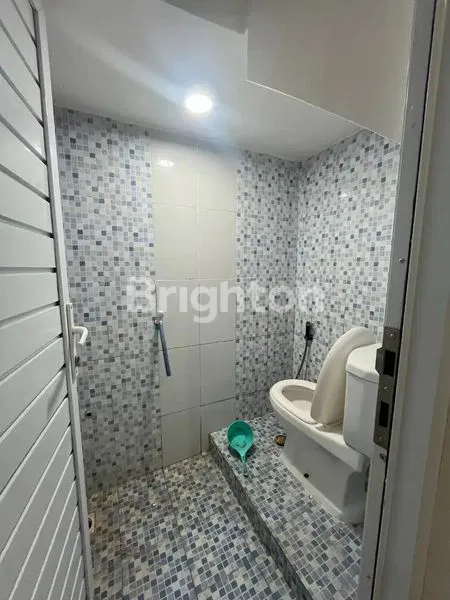image DIJUAL CEPAT RUMAH MINIMALIS 3 LANTAI – CENGKARENG, JAKARTA BARAT – SHM, LOKASI STRATEGIS & BEBAS BANJIR (7)
