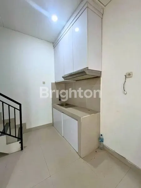 image DIJUAL CEPAT RUMAH MINIMALIS 3 LANTAI – CENGKARENG, JAKARTA BARAT – SHM, LOKASI STRATEGIS & BEBAS BANJIR (2)