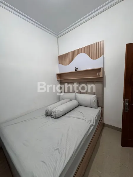 image SOLOBARU : RUMAH MINIMALIS MASIH BARU, DALAM CLUSTER, LUAS 120M. SHM (5)