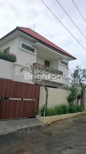 image DIJUAL VILLA BUKIT UNGASAN KUTA SELATAN (1)