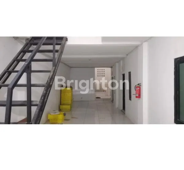 image RUKO RUMAH USAHA 3 LANTAI TENGAH KOTA JOMBANG (4)