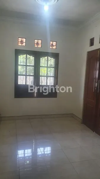 image RUMAH MINIMALIS 2 LANTAI SIAP HUNI DI SEKTOR 7 SOLO BARU  (5)