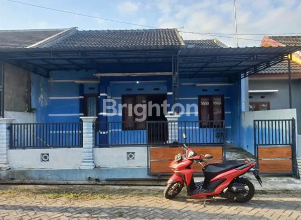 image JANGAN SAMPAI NYESEL! RUMAH NYAMAN & STRATEGIS DI PERUM PERMATA BENING, WLINGI – BU, DIJUAL CEPAT! (1)