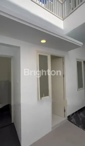 image RUMAH MINIMALIS 2 LANTAI JEMURSARI (3)