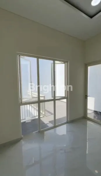 image RUMAH MINIMALIS 2 LANTAI JEMURSARI (2)