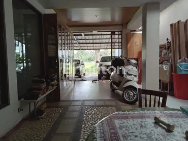 image RUMAH MEWAH 2 LANTAI DI JAGAKARSA - 5 KT, 320M² SEMI-FURNISHED (8)