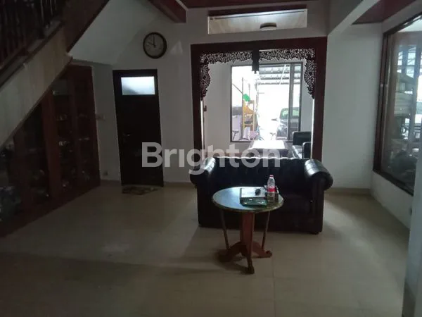 image RUMAH MEWAH 2 LANTAI DI JAGAKARSA - 5 KT, 320M² SEMI-FURNISHED (5)