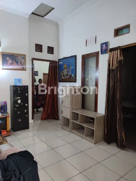 image RUMAH TINGGAL BESERTA KONTRAKAN, KAWASAN STRATEGIS, DAERAH BINTARO, JAKARTA SELATAN. COCOK UNTUK INVESTASI (6)