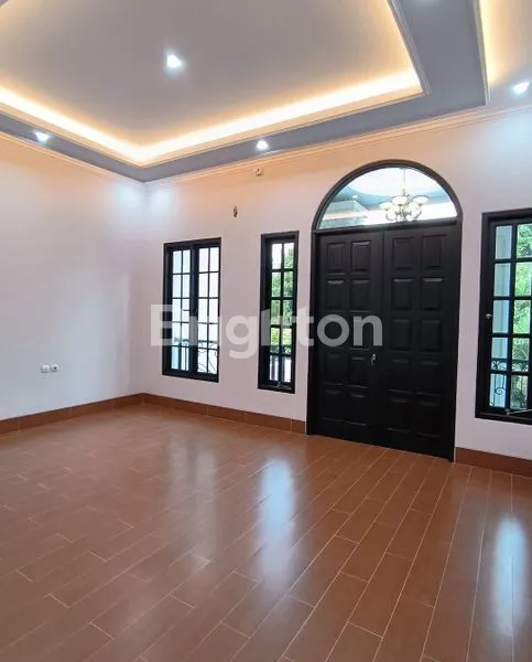 image RUMAH BARU / BANGUNAN BARU (2024) :  AMERICAN CLASSIC AT PEJATEN BARAT - PASAR MINGGU JAKARTA SELATAN  LOKASI STRATEGIS   -5 MENIT KE TOL TB SIMATUPANG -LOKASI AMAN DAN BEBAS BANJIR -AKSES JALAN 2 MOBIL -UNIT READY TERBATAS HANYA 2 RUMAH   1.KAV. A • RUMA (4)