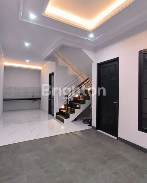 image RUMAH BARU / BANGUNAN BARU (2024) :  AMERICAN CLASSIC AT PEJATEN BARAT - PASAR MINGGU JAKARTA SELATAN  LOKASI STRATEGIS   -5 MENIT KE TOL TB SIMATUPANG -LOKASI AMAN DAN BEBAS BANJIR -AKSES JALAN 2 MOBIL -UNIT READY TERBATAS HANYA 2 RUMAH   1.KAV. A • RUMA (5)