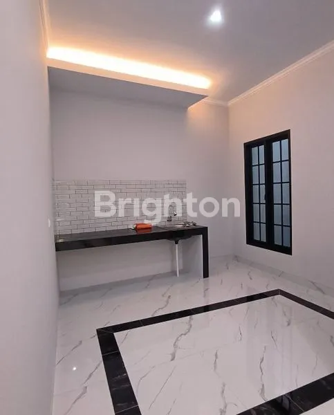 image RUMAH BARU / BANGUNAN BARU (2024) :  AMERICAN CLASSIC AT PEJATEN BARAT - PASAR MINGGU JAKARTA SELATAN  LOKASI STRATEGIS   -5 MENIT KE TOL TB SIMATUPANG -LOKASI AMAN DAN BEBAS BANJIR -AKSES JALAN 2 MOBIL -UNIT READY TERBATAS HANYA 2 RUMAH   1.KAV. A • RUMA (7)