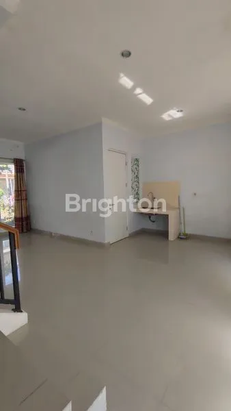 image RUMAH DUA LANTAI ROYAL SPRING - GOLDEN SPRING   (4)