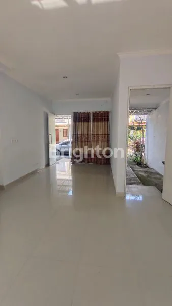 image RUMAH DUA LANTAI ROYAL SPRING - GOLDEN SPRING   (2)