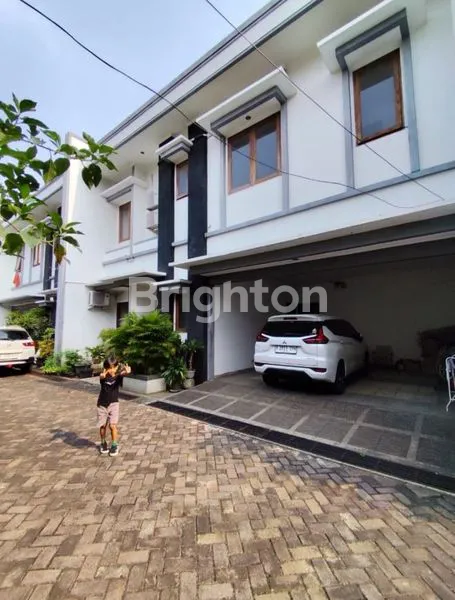 image BEBAS BANJIR! RUMAH 2 LANTAI DALAM CLUSTER PREMIUM KEMANG (2)