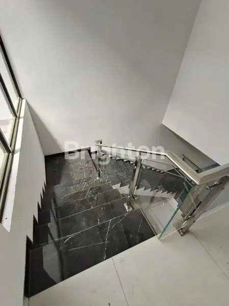 image RUMAH DI DARMO PERMAI TIMUR NEW GRESS (4)