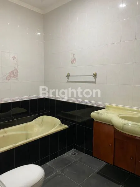 image RUMAH HOOK MODERN 2 LANTAI SEMI FURNISH DI ANTAPANI BANDUNG (6)