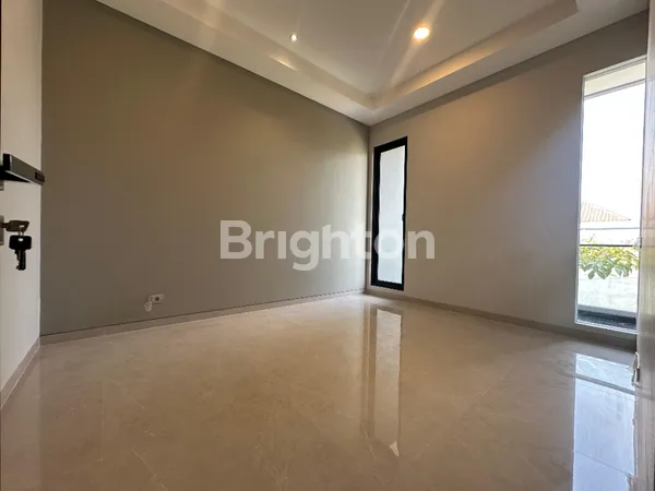 image RUMAH BARU MINIMALIS MODERN 3 LANTAI CITRALAND DEKAT UC, GWALK, GRAHA DAN PAKUWON (4)