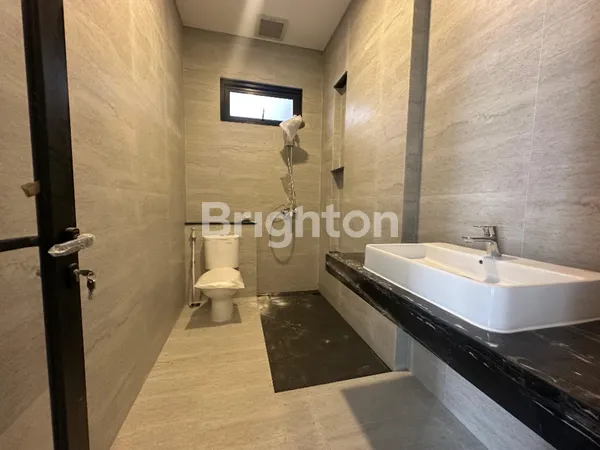 image RUMAH BARU MINIMALIS MODERN 3 LANTAI CITRALAND DEKAT UC, GWALK, GRAHA DAN PAKUWON (8)