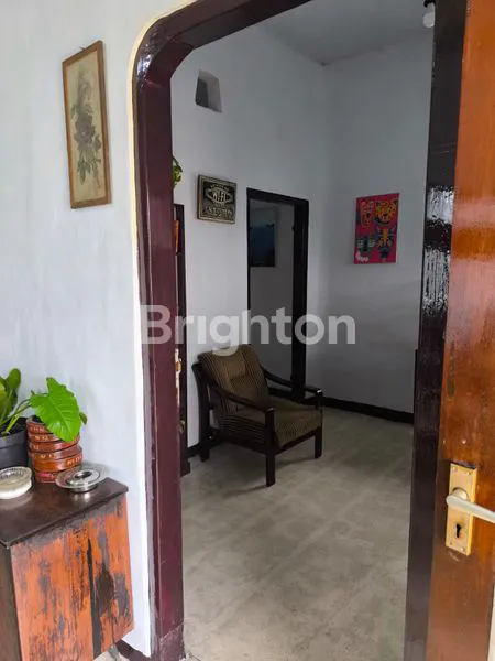 image RUMAH STRATEGIS + POTENSI USAHA BESAR – COCOK U/ KAFE, RESTO, ATAU KULINER (6)