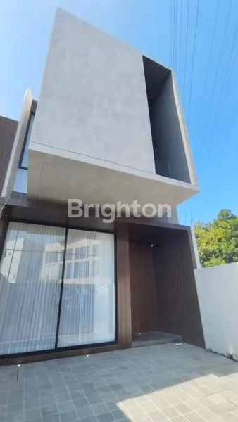 image RUMAH MEWAH 2 LANTAI DEKAT UNAIR, FULL FURNISH, ROW 3 MOBIL (1)